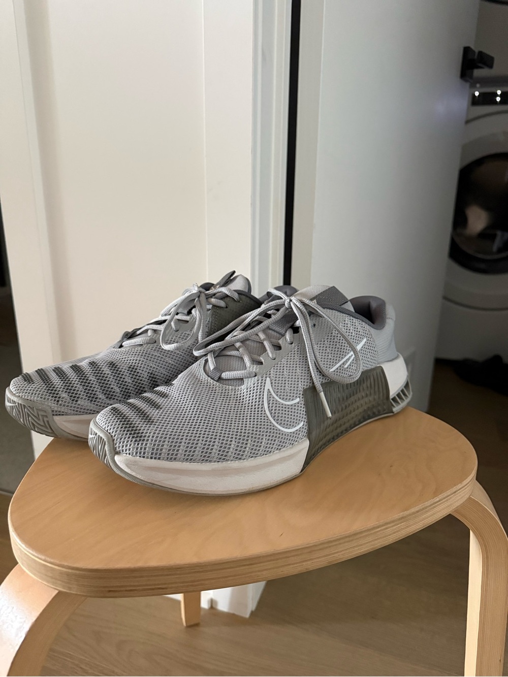 Nike Men's Light Grey Mesh Training Shoes
